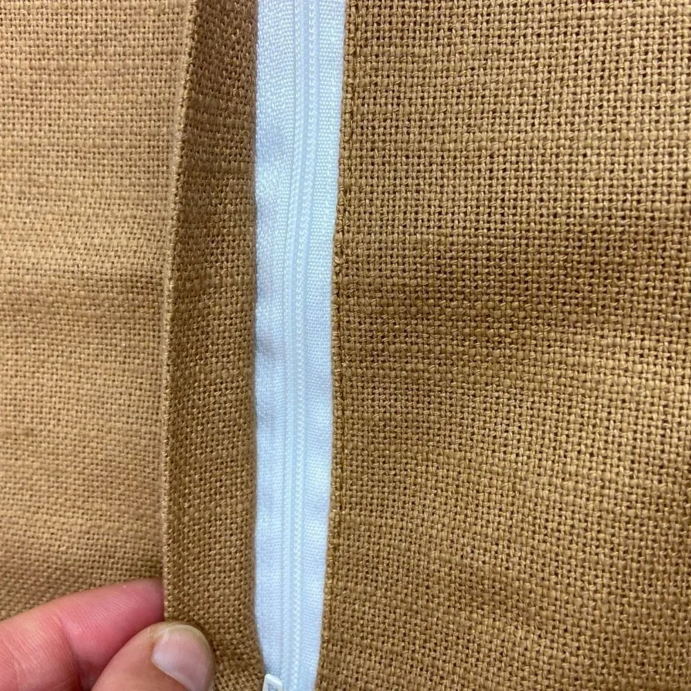NWOT Gold  Pillow case Zipper 18